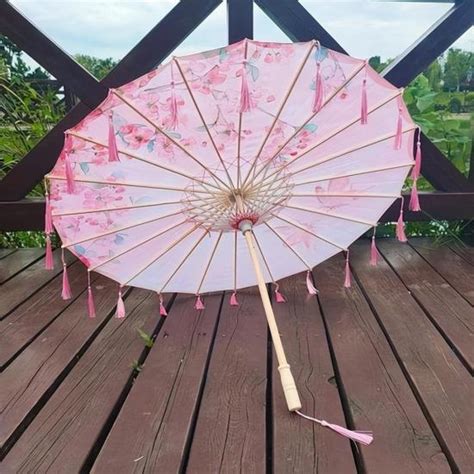 送雨伞的意思 樓梯畫